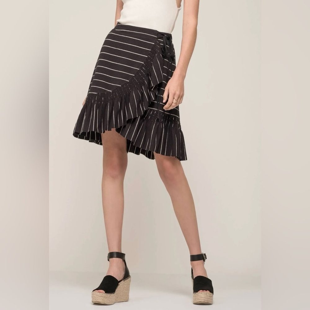 Moon River Striped Black and White Ruffle Wrap Skirt Size XS - Picture 2 of 13